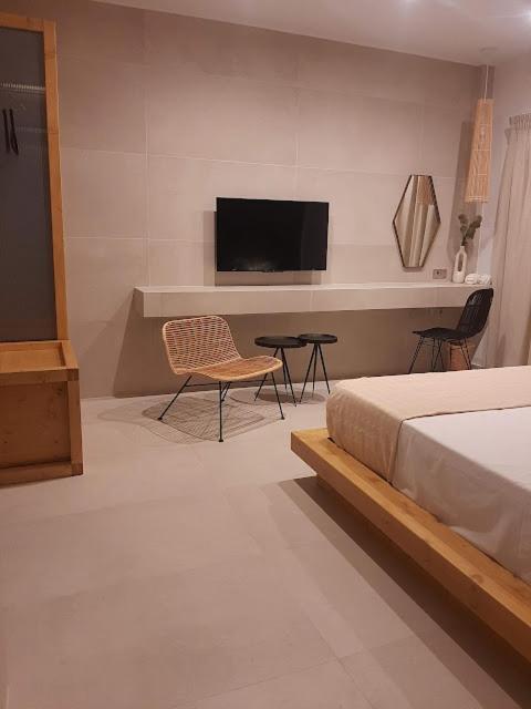 Apartment Sroom *