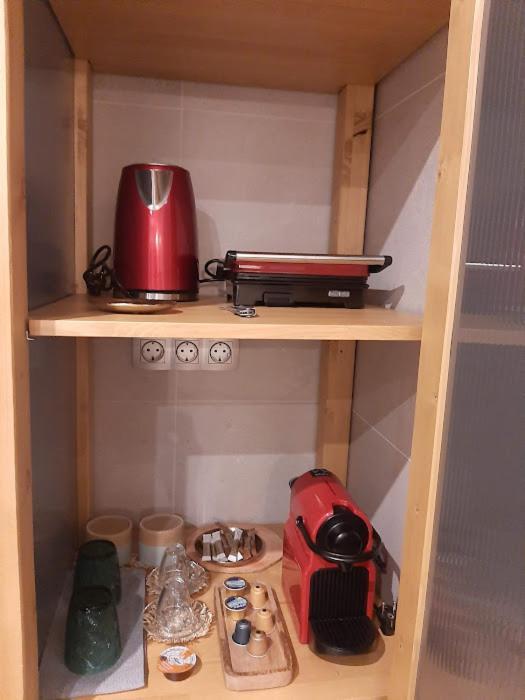 Apartment Sroom *